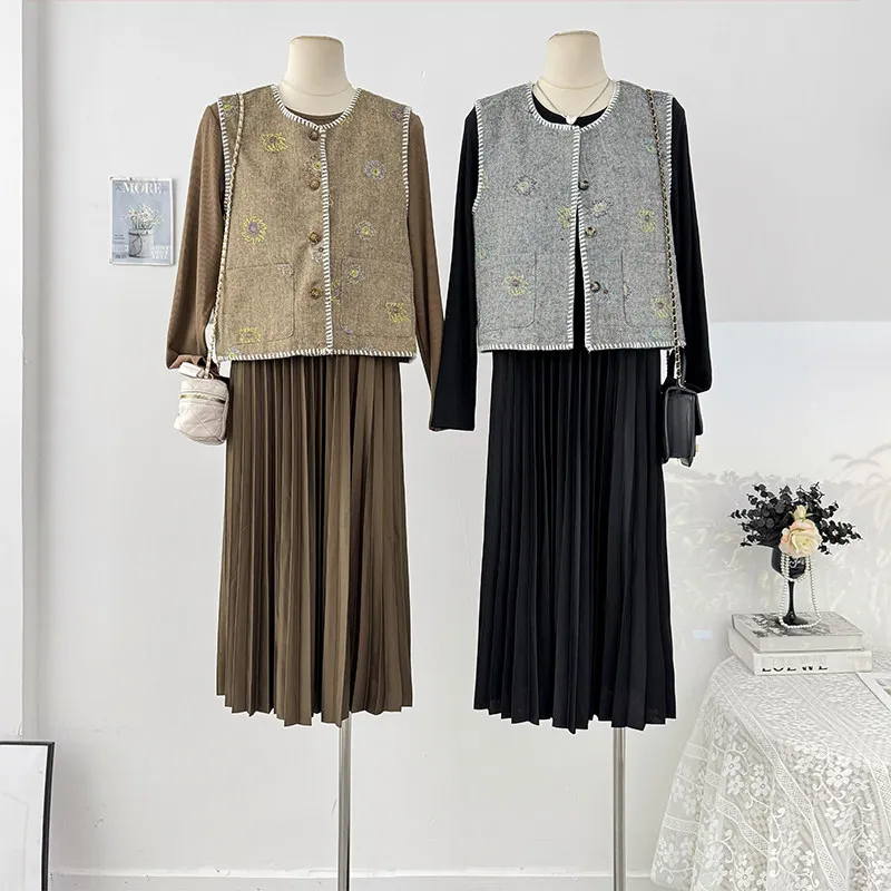 

Женский комплект из двух предметов в стиле ретро, трикотажное плиссированное платье + жилет с тяжелыми деталями, винтажный вышитый жилет, элегантный осенне-зимний наряд