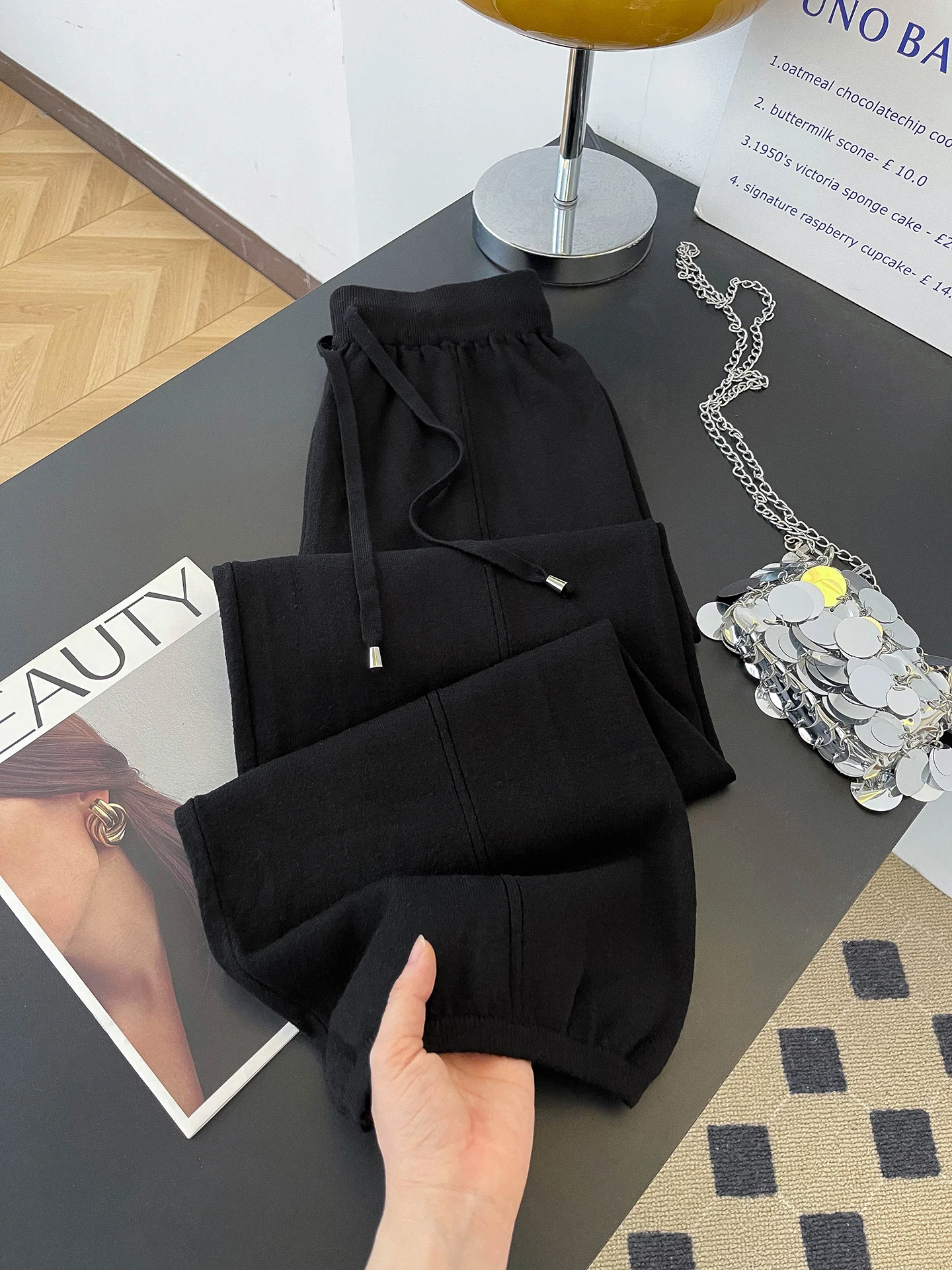 

Корейские мягкие плиссированные вязаные брюки с широкими штанинами и завязками, женские, осенне-зимние, с высокой талией, прямые, повседневные, утягивающие, без застежек