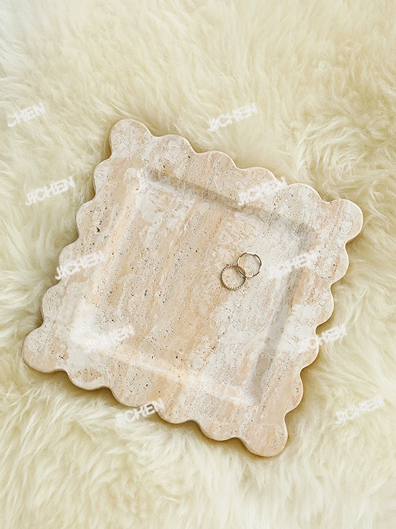 

Поднос из травертина с фестончатым краем, квадратный, из натурального камня, декоративный мраморный поднос для украшений, подставка для свечей, подарок