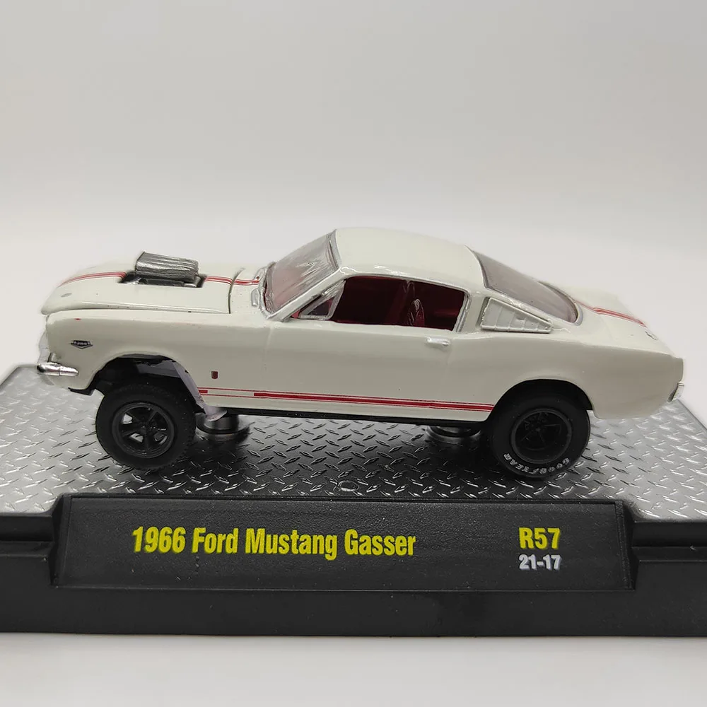 Литой под давлением M2, масштаб 1/64, 1966 Ford Mustang Muscle Car, имитация сплава, модель автомобиля, Коллекционная игрушка, подарок, сувенирный дисплей