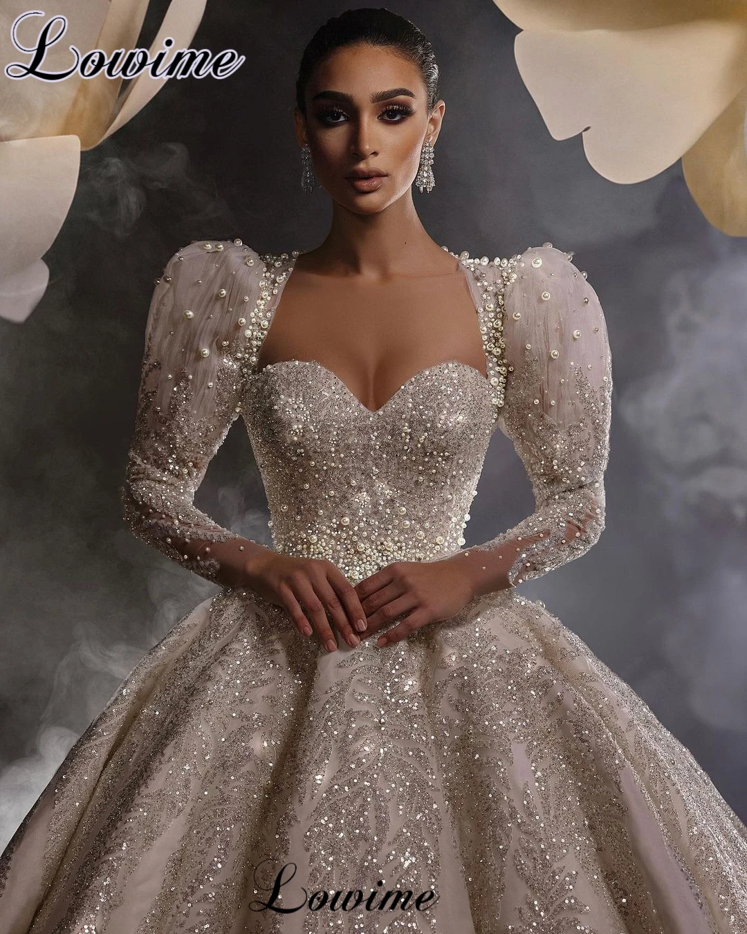 

Modest Sparkly Wedding Dresses Luxury Sweetheart Elegant Wedding Gowns With Pearls Vestido De Casamento Long Sleeves Bridal Gown