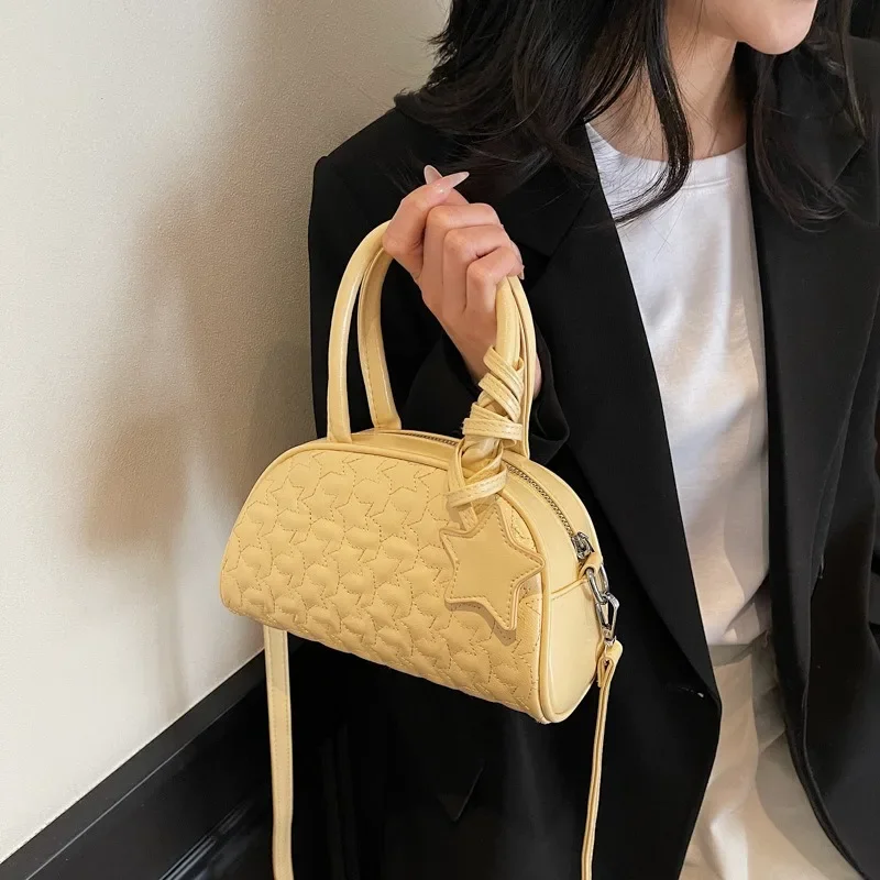 

Модная сумка для боулинга со звездным принтом 2025, женская маленькая сумка через плечо, уникальная сумка через плечо с подушкой, минималистичная стильная повседневная сумка