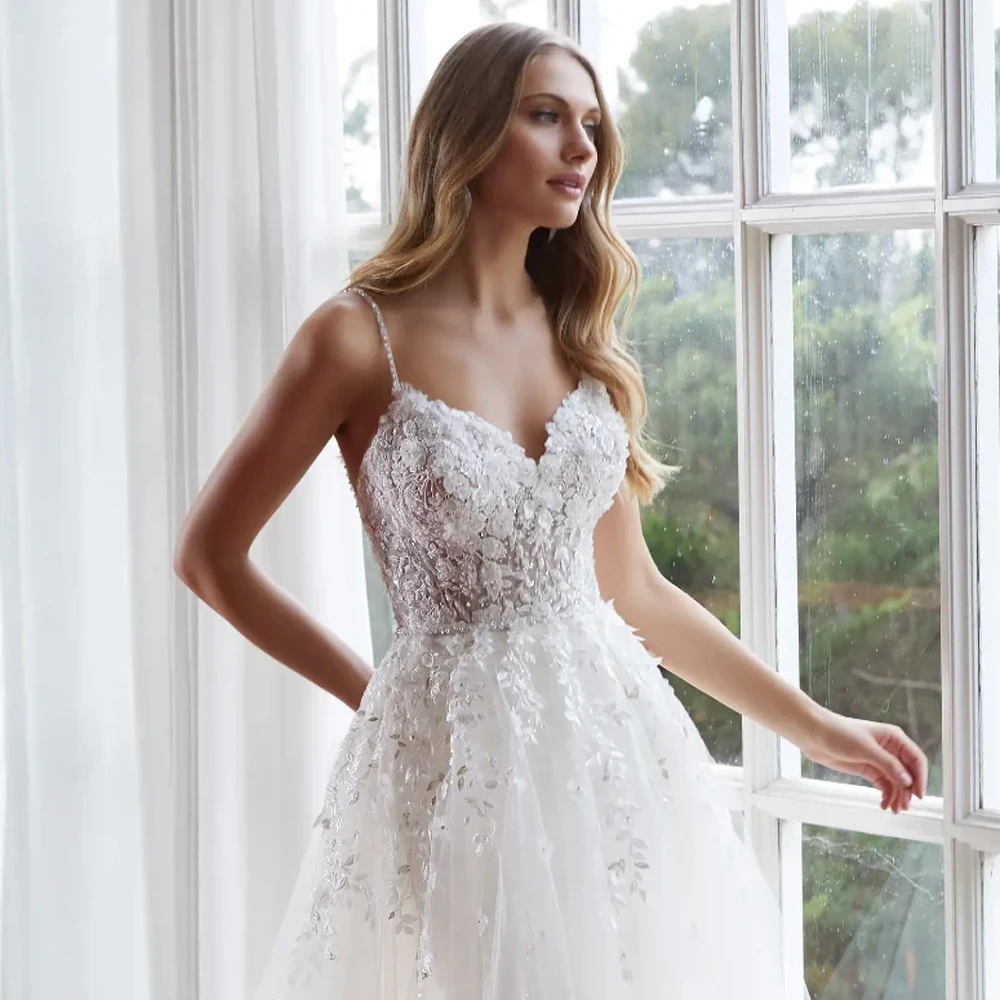 Spaghetti Straps Wedding Dresses A Line V Neck Customized Bridal Grown Applique Lace Open Back Floor Length Vestido de novia