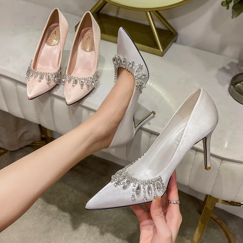 Wedding Shoes 2024 New White Satin Bridal Shoes Tassel Water Diamond Champagne Banquet Bridesmaid High Heels