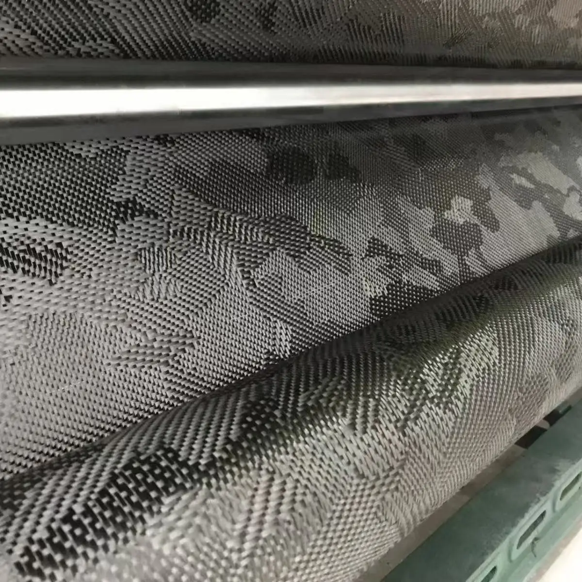 3K240gsm camouflage pattern carbon Kevlar fiber,blend fabric,available,red,blue,black, yellow,with widths100 in continuous rolls