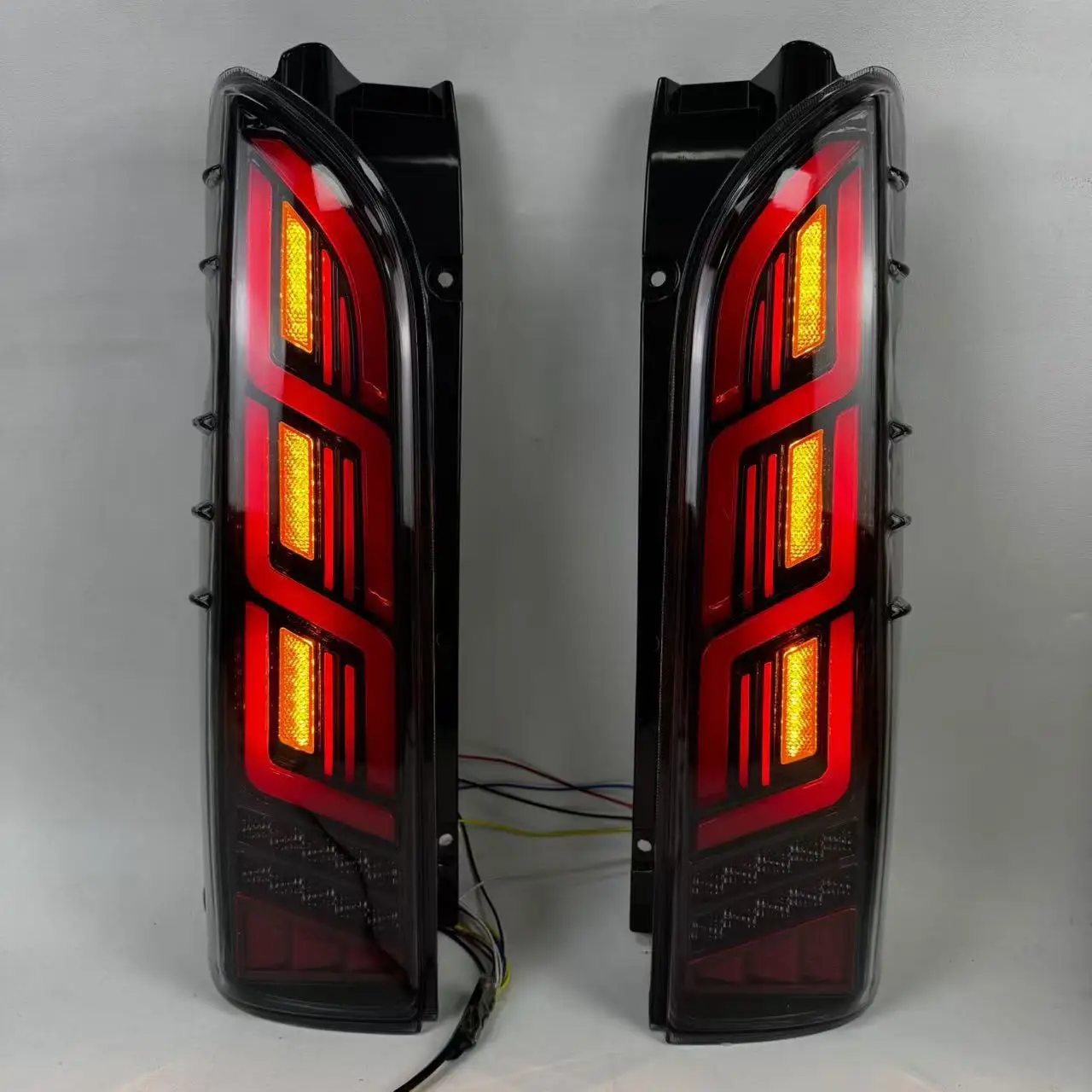 

Suitable for 2005-18 Toyota Hiace HIACE 200 series modified LED tail light starting racing welcome tail light