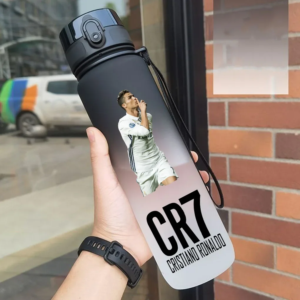 keeppley Cristiano Ronaldo Sport-Wasserflasche, auslaufsicher, bunter Kunststoffbecher, zum Trinken, für Outdoor-Reisen, tragbar, für Fitnessstudio, Fitness, Krüge, Geschenk 6