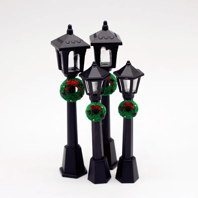 1/2/6Pcs Dollhouse Christmas Street Lamp with Garland Miniature House Decor Working Light for Holiday Display
