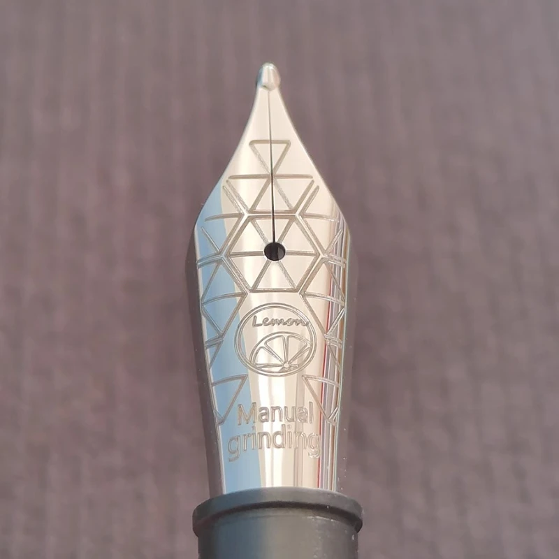 

Наконечники перо NINGMENG Fountian No 6 EF F M 0,38 0,5 0,7 1,0 мм Длинный нож 35 мм Наконечник для практики каллиграфии, Наконечник лезвия для ручной полировки
