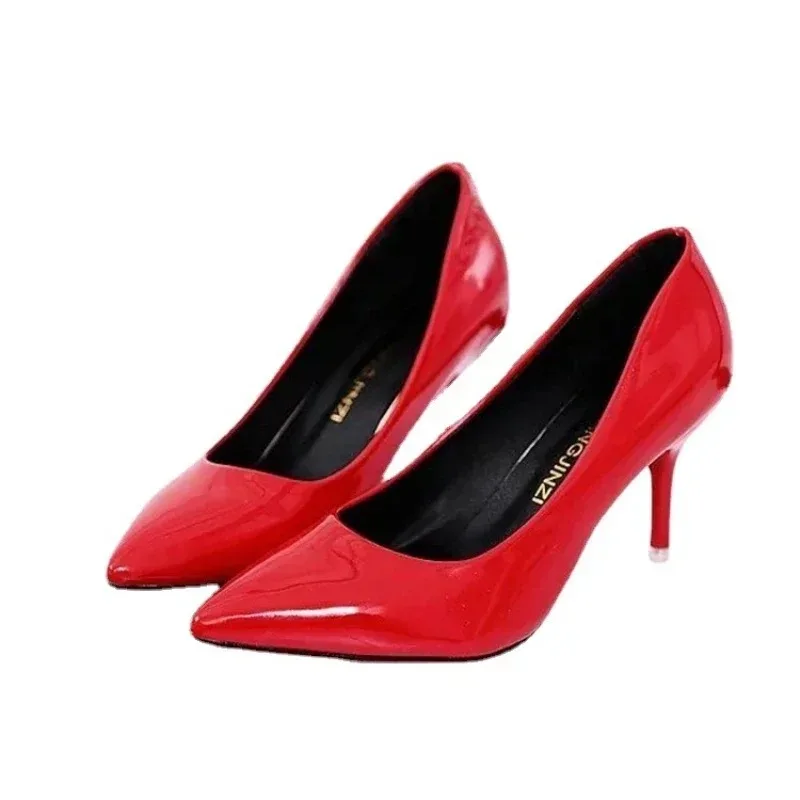 Zapatos de tacón alto de charol con punta estrecha para mujer, calzado de boda, color blanco, rojo, talla grande, 1078C