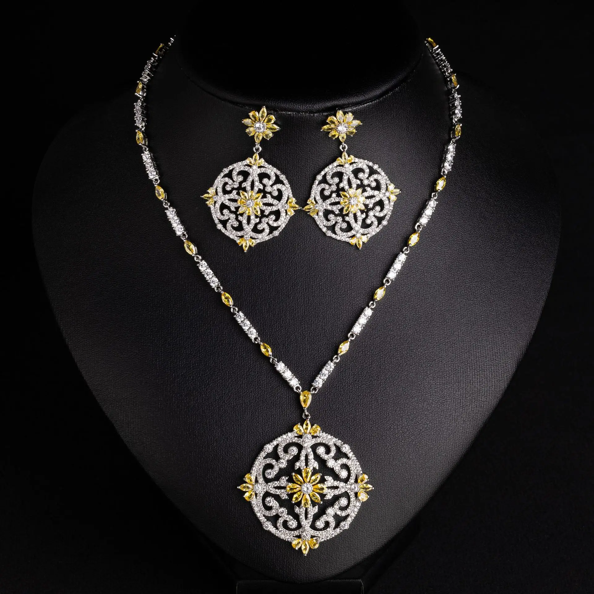 Vintage Zircon Jewelry Set for Women 2026 European And American High-End Light Luxury Earrings And Necklace Combo