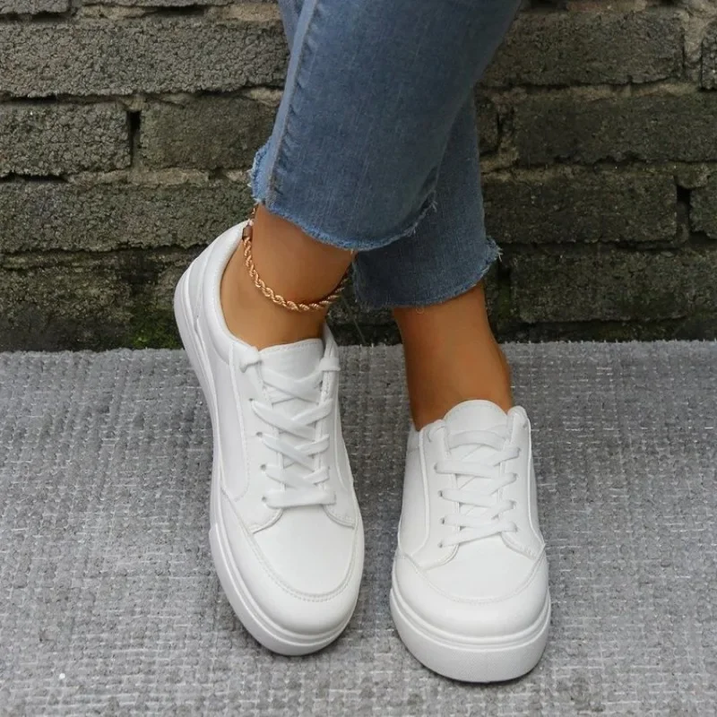 Desginer Nieuwe 2024 Vrouwen Sneaker Ademende Studenten Casual Schoenen Sport Meisje Platte Mesh Wit Gevulkaniseerde Schoenen Vrouw