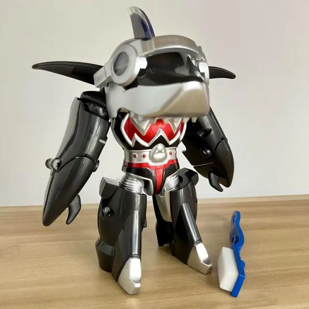 Transformed Toys B-Robo Kabutack Capuba Shark Chili 16cm Robot