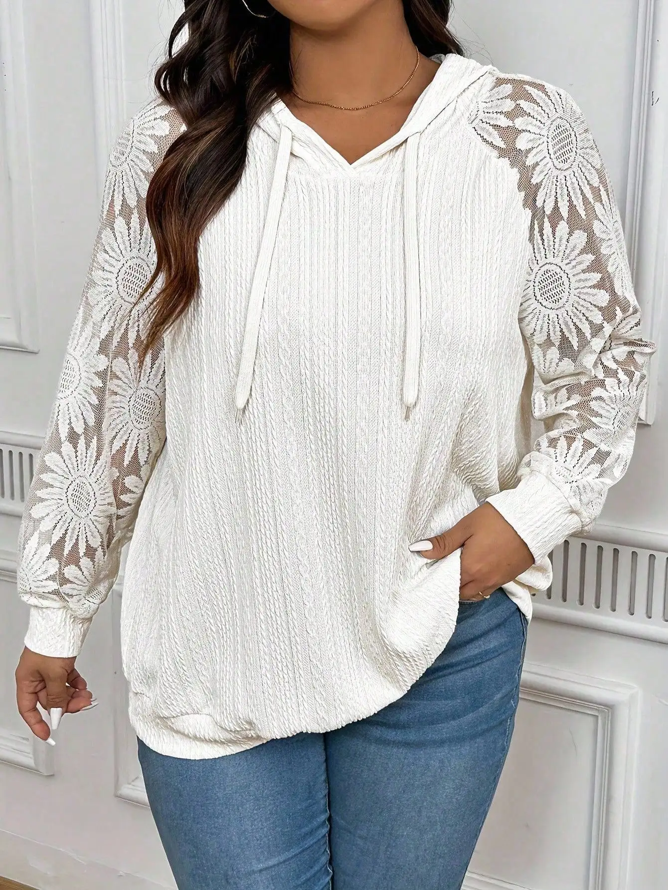 

Plus Size Women's Lace Sleeve Hoodie Sweatshirt with Floral Pattern, Casual Fall Winter Pullover