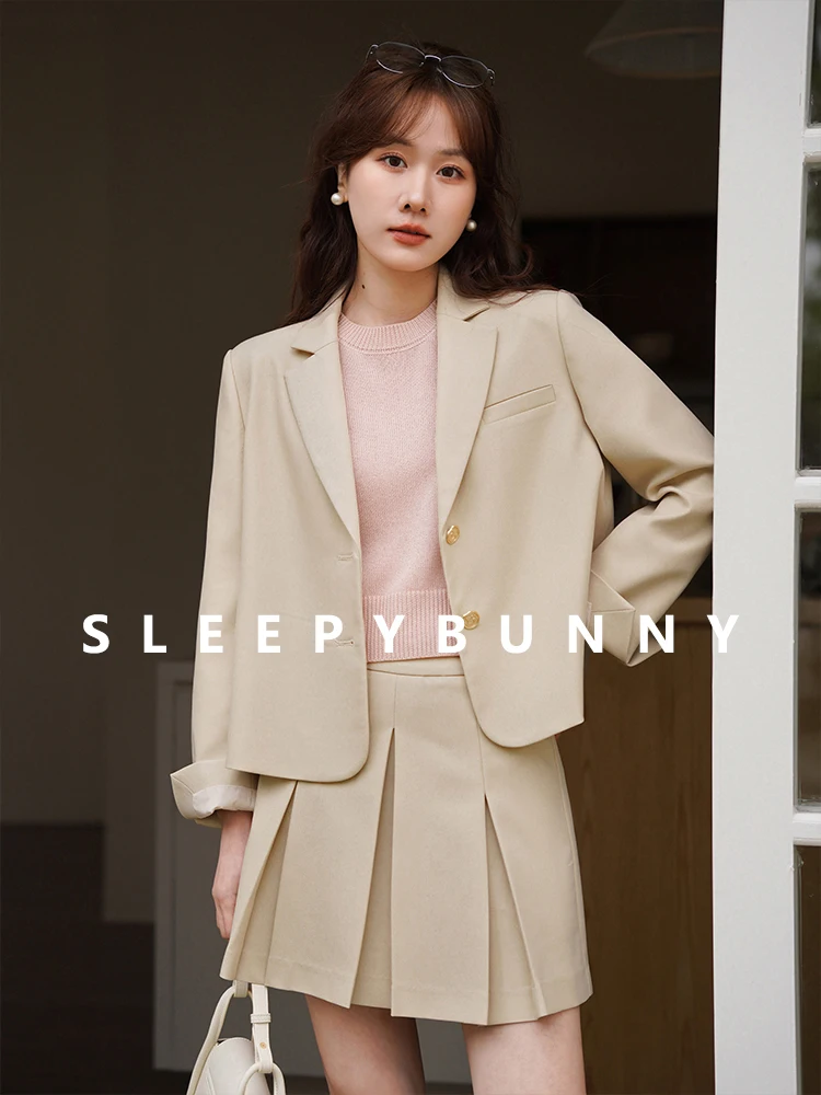 Blazer clásico de doble botonadura con hombros rectos y falda plisada, conjunto de dos piezas elegante y adelgazante