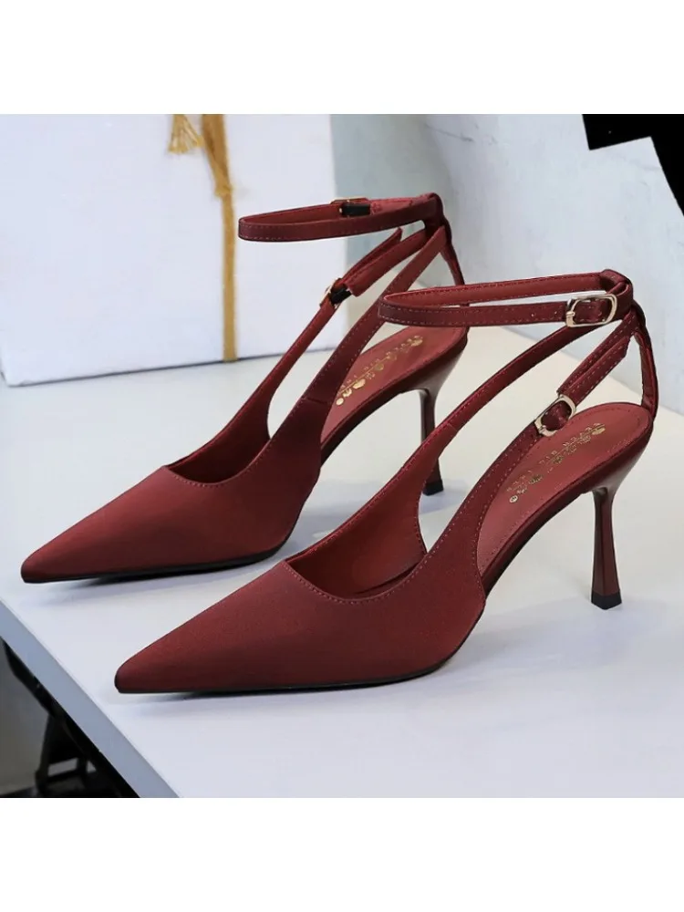 Sandales à talons hauts en daim à bout pointu pour femmes, avec bride de cheville et boucle, de créateur, de luxe, pour soirée