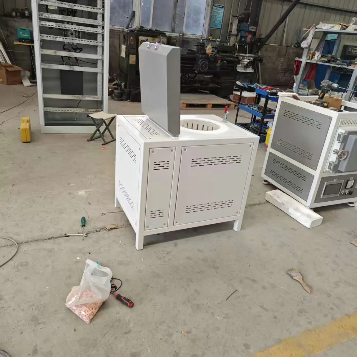 Well-Type Crucible Laboratory Top-Opening Muffle Electric Heating Wire Around The Furnace, Intelligent Temperature Control,