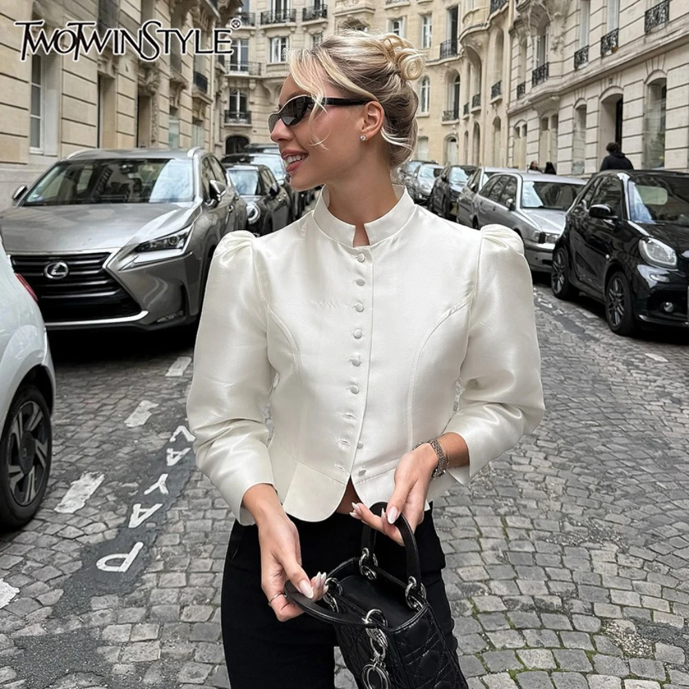 

TWOTWINSTYLE Элегантная блузка во французском стиле для женщин с воротником-стойкой и пышными рукавами, однобортная утягивающая короткая рубашка женская
