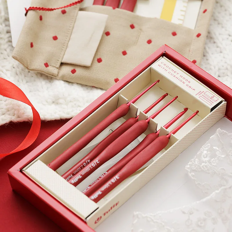 Original Tulip Etimo Red Crochet Hook Set Crochet Needle Kit Tulip Set Knitting Hook Set Crochet Needles Set TED-001