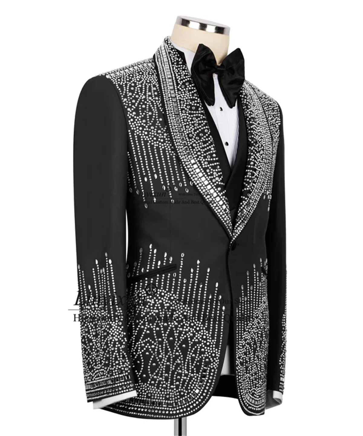 

Glitter Metal Embellished Men Suits 3 Pieces Sets Male Party Prom Blazers Customized Groom Tuxedos Hige End Crystals Ropa Hombre