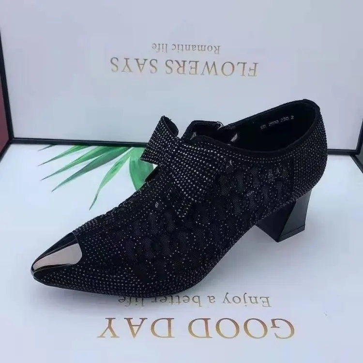 Damskie Hollow buty z siatką 2023 letnie kobiety pompy moda Rhinestone kwadratowy obcas szpiczasty nosek zamek łuk kobiety sandały Plus rozmiar