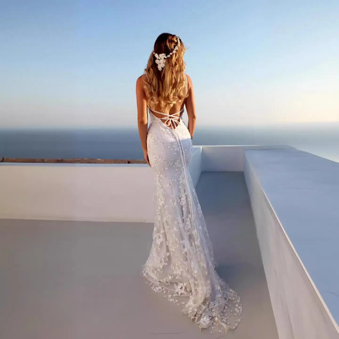 ชุดแต่งงานลูกไม้สีขาวเซ็กซี่ คอวี ยาว รุ่นใหม่ ปี 2025 ทรงเอไลน์ เอวกลาง สำหรับผู้หญิง แฟชั่นฤดูร้อน