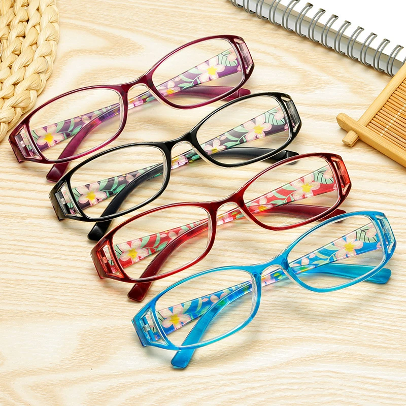 A Pair of PC Printed Reading Glasses Gorgeous Female Anti-Blu-ray Retro HD Glasses for the Elderly Fashion Reading Glasses