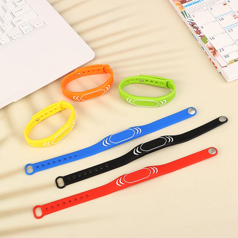 1Pcs 125KHz T5577 EM4305 Rewritable RFID Bracelet Silicone Adjustable Adult Kid Wristband Watch Copy Clone Key Badge Token Card