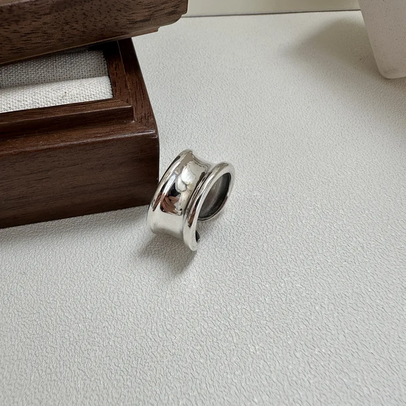 Koreanische S925 Sterling Silber Bogenförmige Textur Unregelmäßigen Ring Familie Blog Haupt Schmuck Großhandel