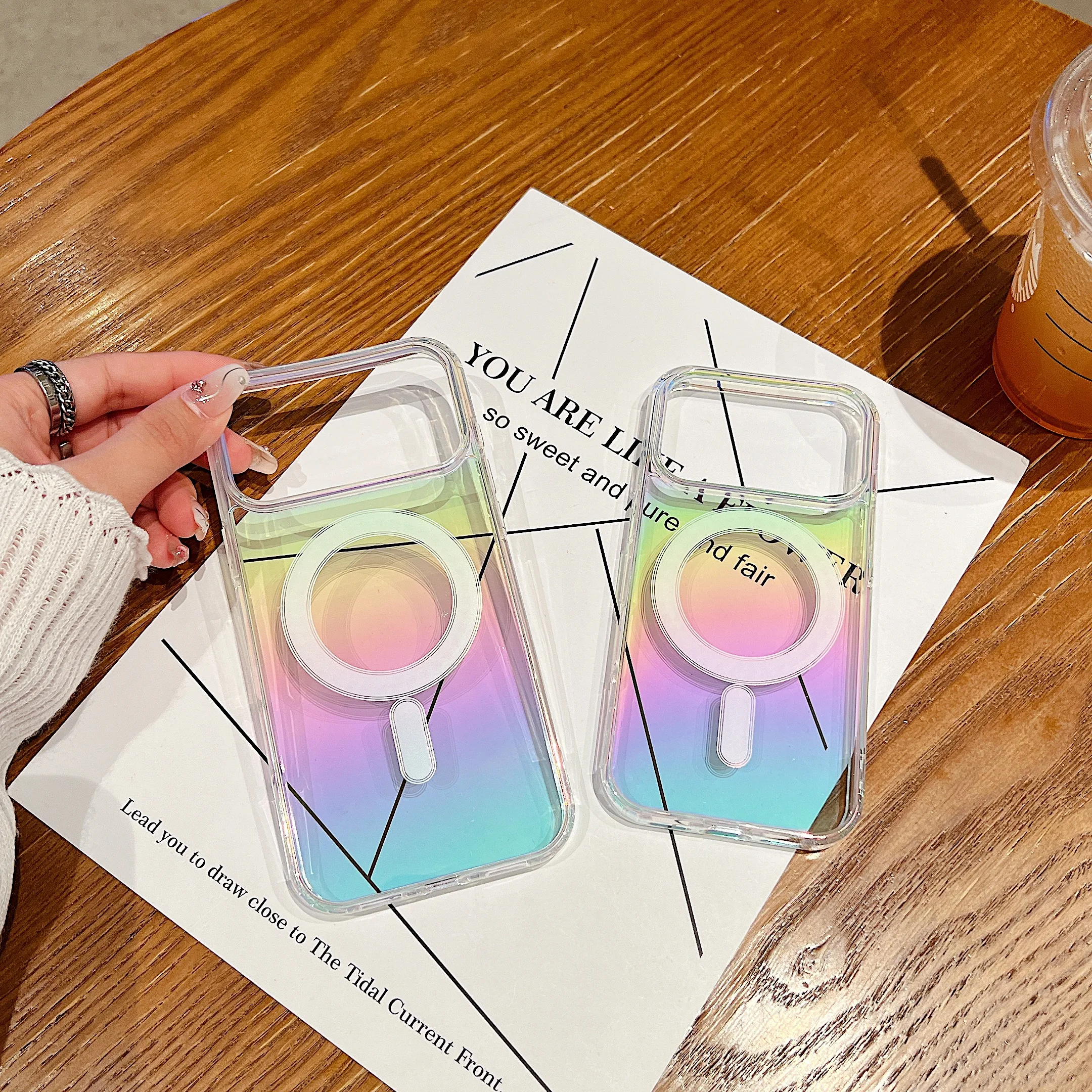 حافظة لهاتف Magsafe بألوان قوس قزح مغناطيسية ملونة لهاتف iPhone 17 Air 16E 16 15 14 13 12 11 Pro Max Plus غطاء شفاف متدرج بالليزر