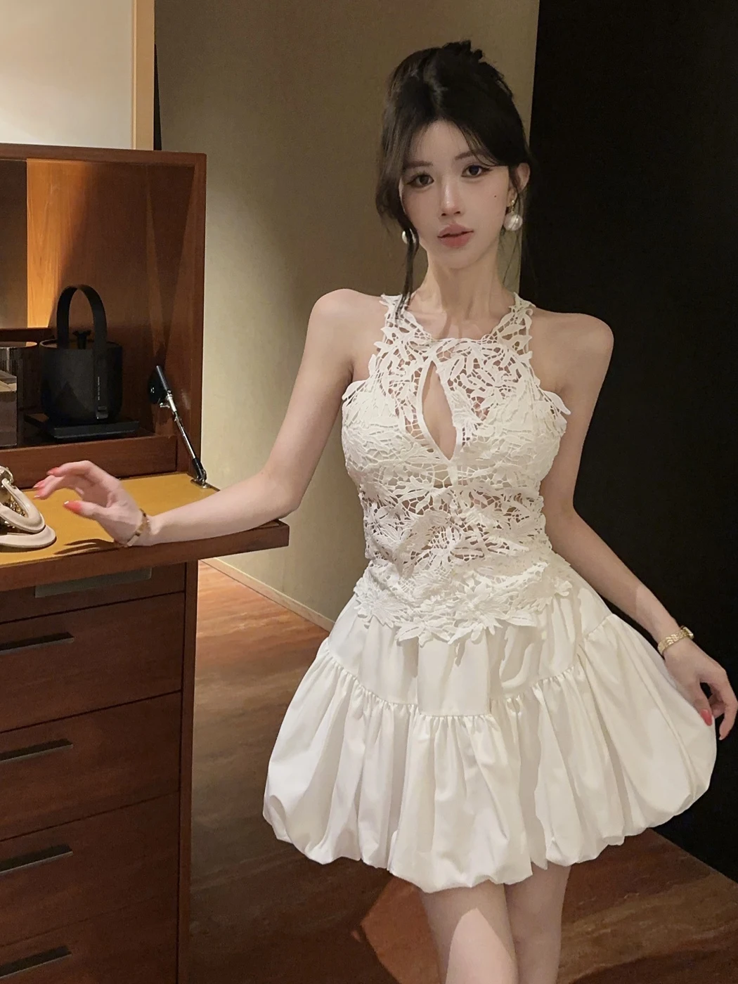 

Sexy Pure Desire Hollow out Lace Sleeveless Top High Waist A-Line Flower Bud Short Skirt Set for Young Girls Summer Fashion