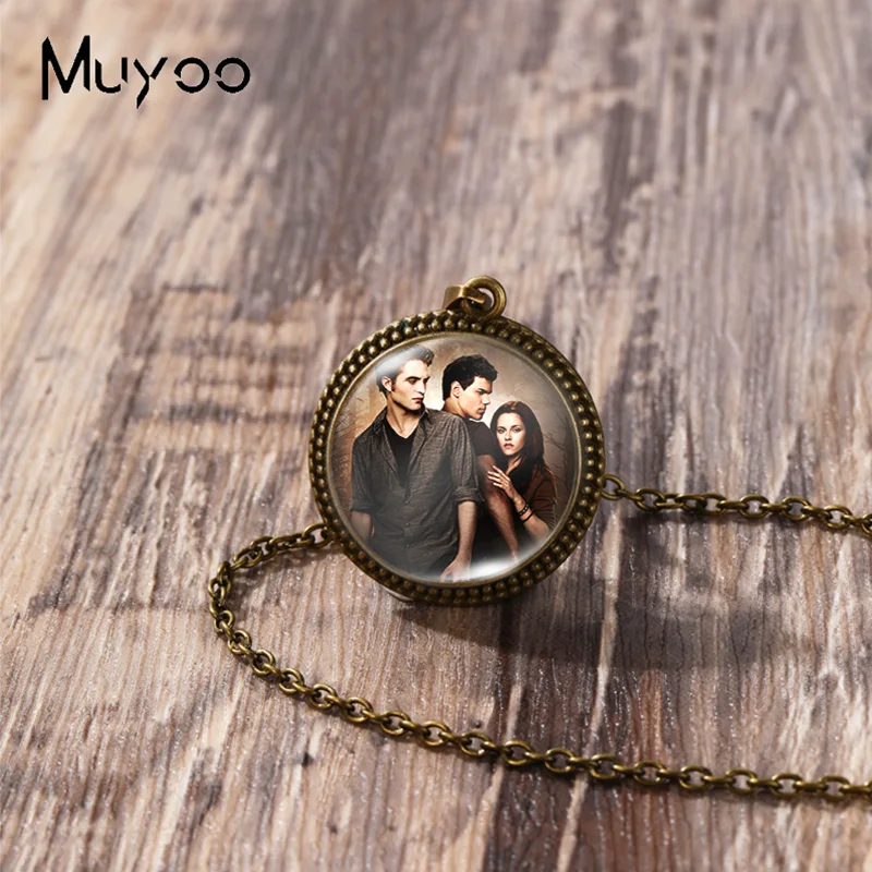 2023 New Arrival Fashion Twilight Bella Edward Glass Dome Round Antique Pendant Handmade Jewelry Vintage Necklaces