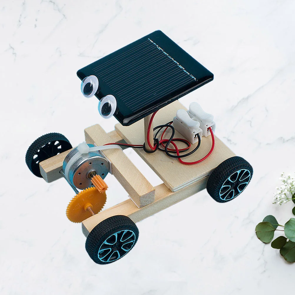 Mini Solar Powered Car Toy Wooden DIY Gadget Assembly Scientific Educational Toy for Kids DIY solar car