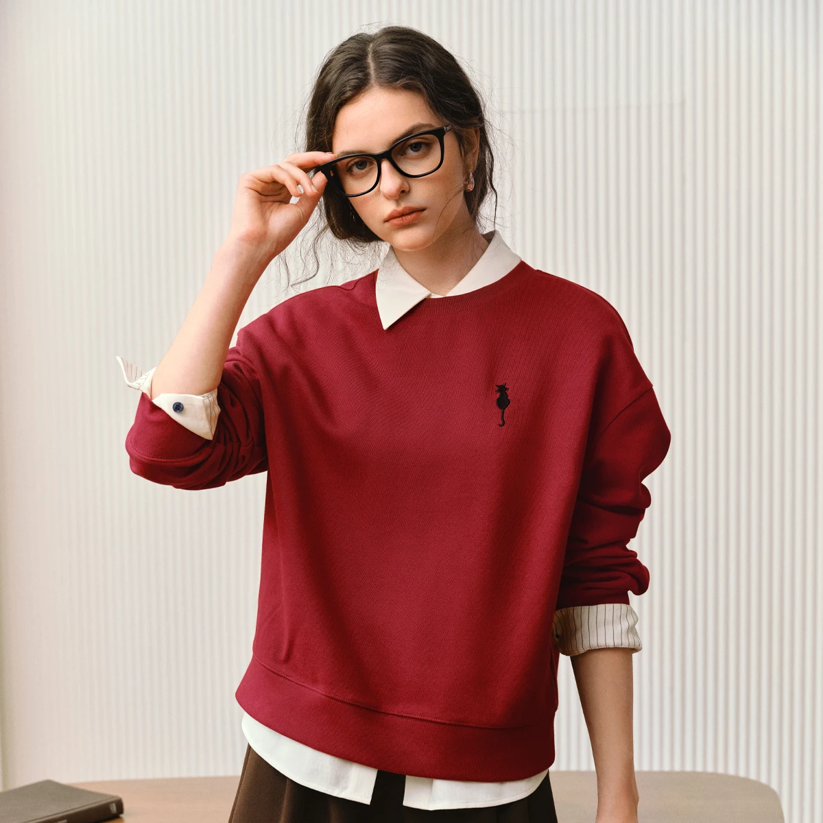 OLrain Women's Red Sweatshirts 2026 Autumn Casual Loose Shoulder Sleeves O-neck Sweater Embroidered Knit Pullovers O57QR001102
