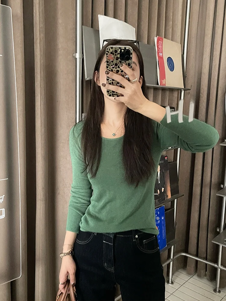 

Новая вязаная кофта из тонкой шерсти Ladoga Autumn 2025: универсальный свободный крой, идеально подходит для повседневной носки.