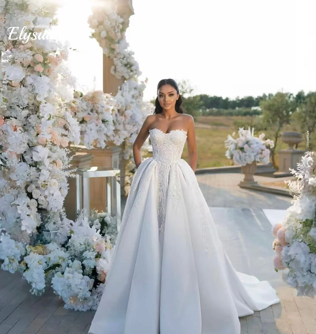 Customized  Sweethart Lace Applique Bridal Grown A Line Wedding Dresses Sweep Train Vestido De Noival