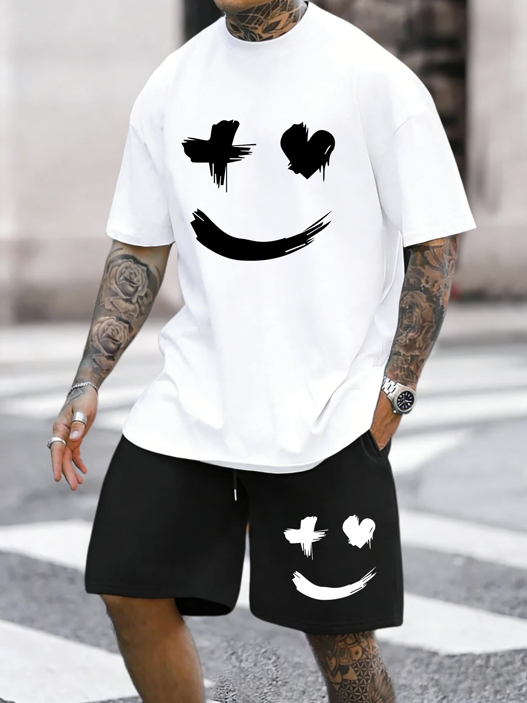 

2PCS T Shirts Set Graffiti smile face Prints Cotton Tops Shorts Men O-Neck Oversize Soft T-Shirt Pocket High Waisted Male Pants