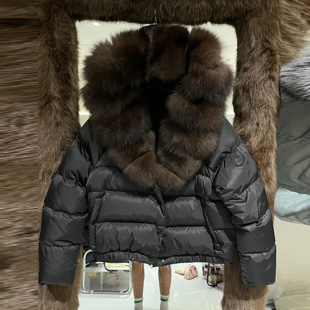 Vrouwen korte pufferjas met capuchon, natuurlijk vossenbont, bontjas, echte winter eendendonsjas, vrouwelijke parka's, echtheidsbont, uitloper