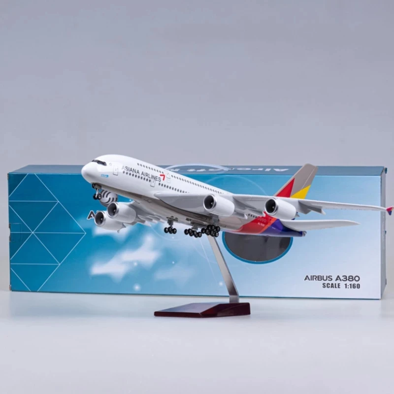 1/160 مقياس A380 Asiana الخطوط الجوية الركاب نموذج طائرة 47 سنتيمتر عرض دييكاست طائرة تجميع الهدايا مع أضواء وقاعدة خشبية