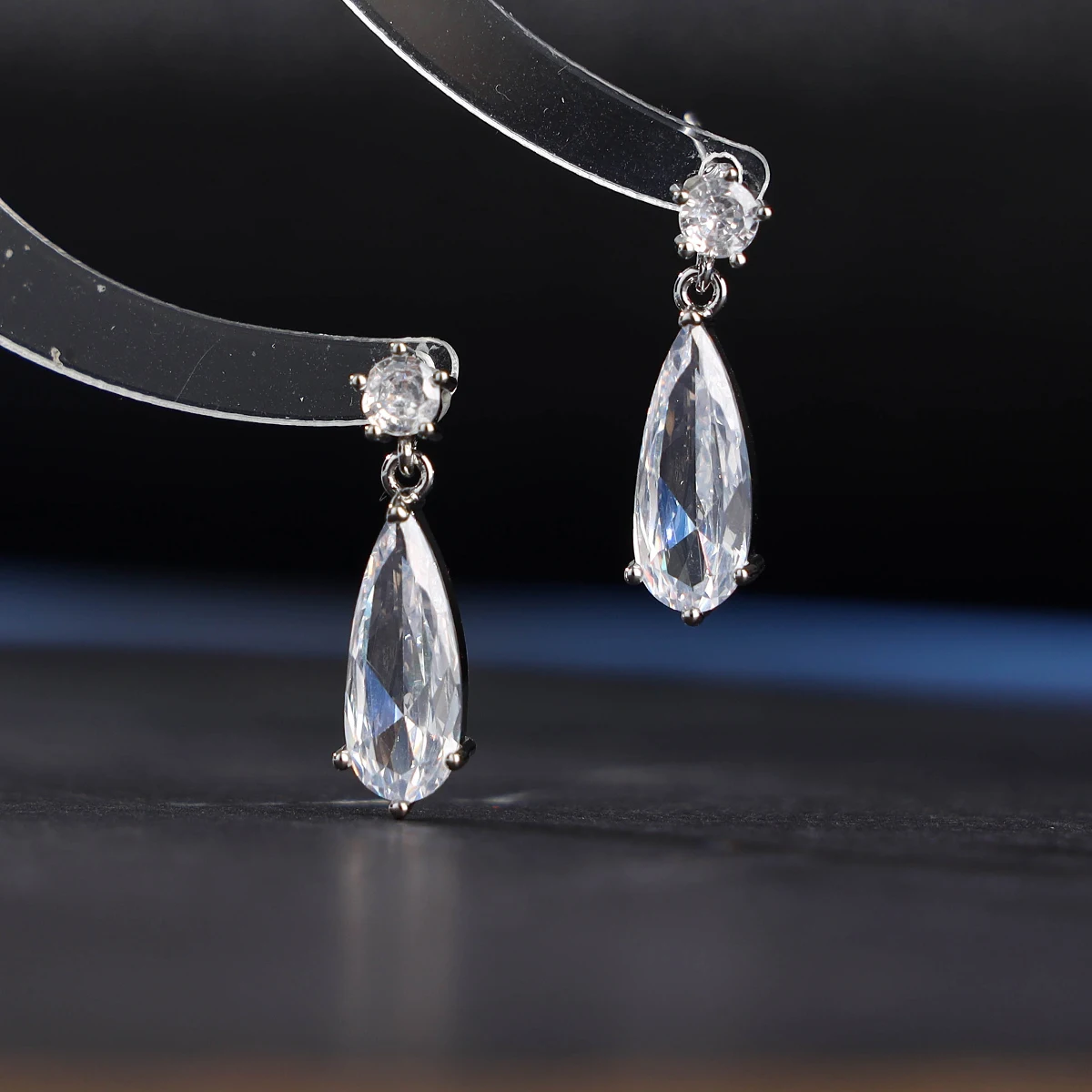 Bridal Teardrop Wedding Earrings for Ladies, Bridesmaids, Bridals - Crystal Rhinestone Drop Earrings Jewelry