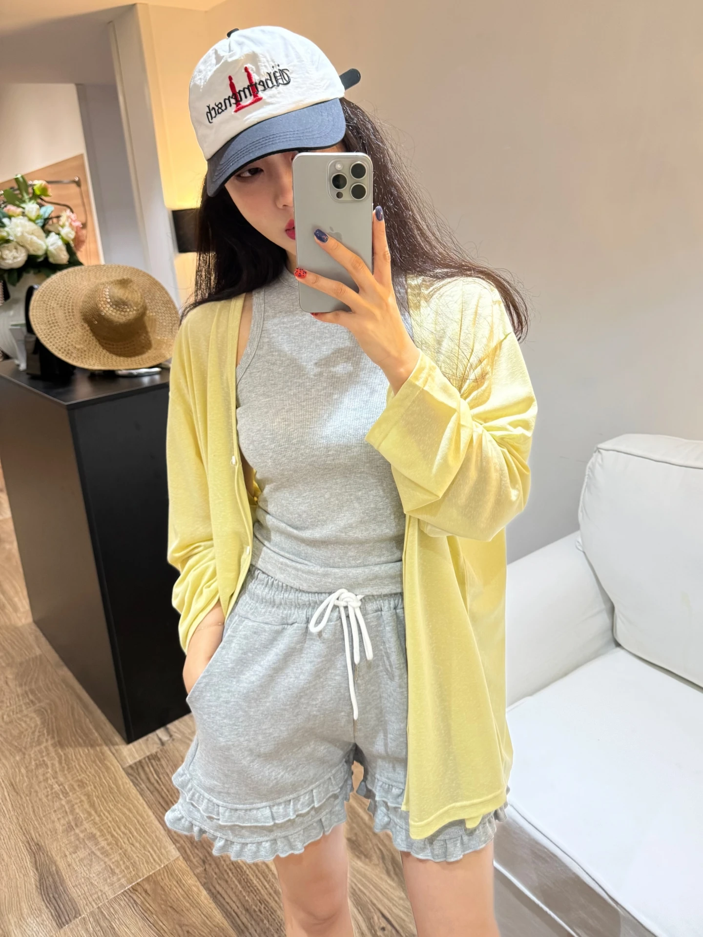 

Yellow V-Ne Long Sve Open Cardigan Loose Sun Protection irt Dongda Gate Sle Ultra-Light Commute Faion Women's Oute...