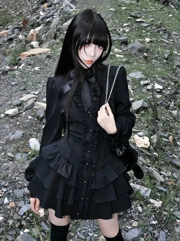 Gothic Punk Kleid mit Rüschenärmeln, Schleife vorne, gestuftes Minikleid, amerikanischer 2000er Vintage Goth-Stil, Damen Casual Streetwear 2026