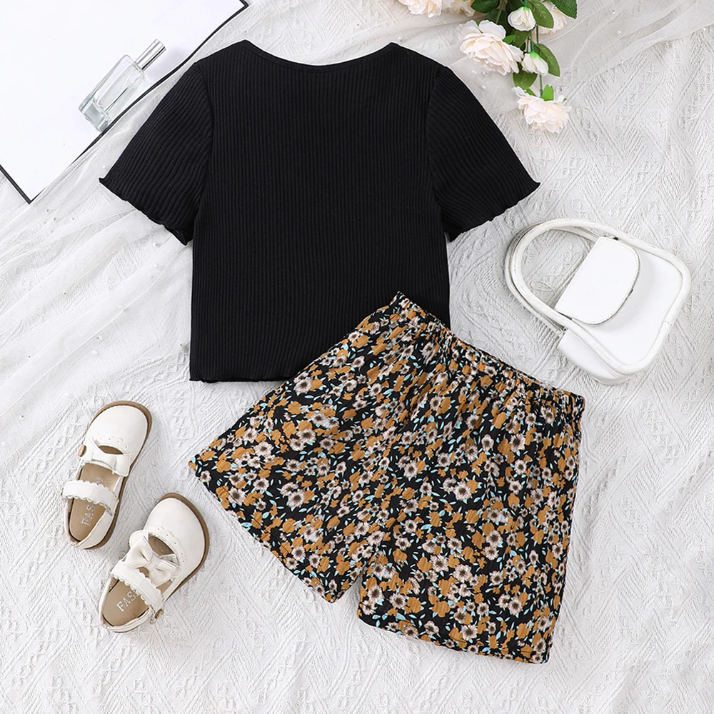 Girls' spring and summer pure color knitted striped short-sleeved top + floral shorts two-piece casual set