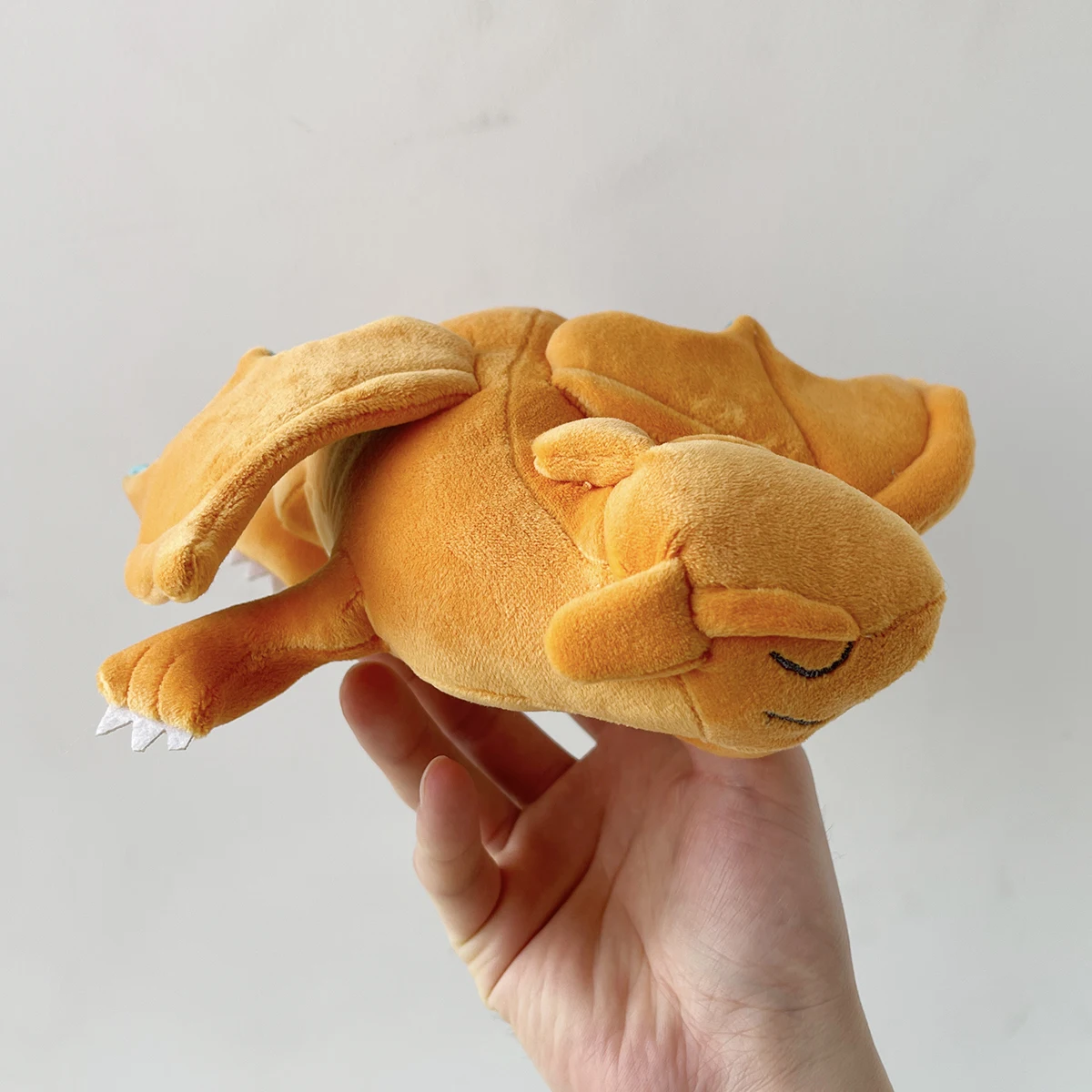 Jouet en peluche Charizard pour enfants, poupée d'animal en peluche Pokemon Charizard Y, cadeaux d'halloween et de noël, nouvelle collection