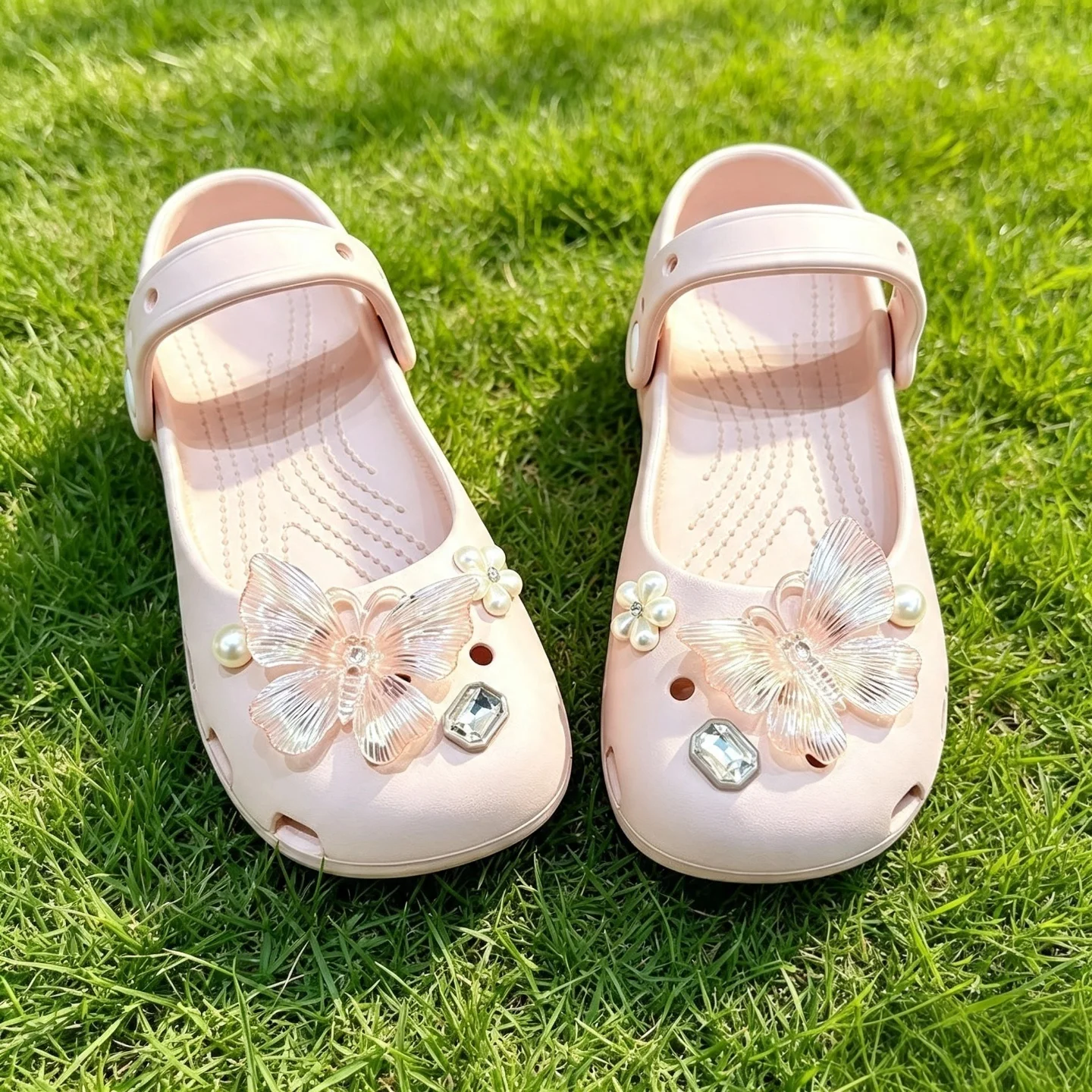 PVC-Perlen-Strass-Schuhcharms DIY-Ornament-Zubehör für Loch-Clogs-Sandalen Geschenk für Mädchen Frauen Tägliche Heim- und Partydekoration