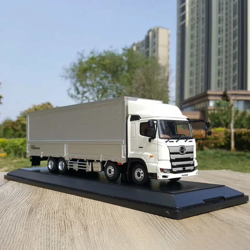 1:43 Scale HINO TRUCKS Van Truck Alloy Model