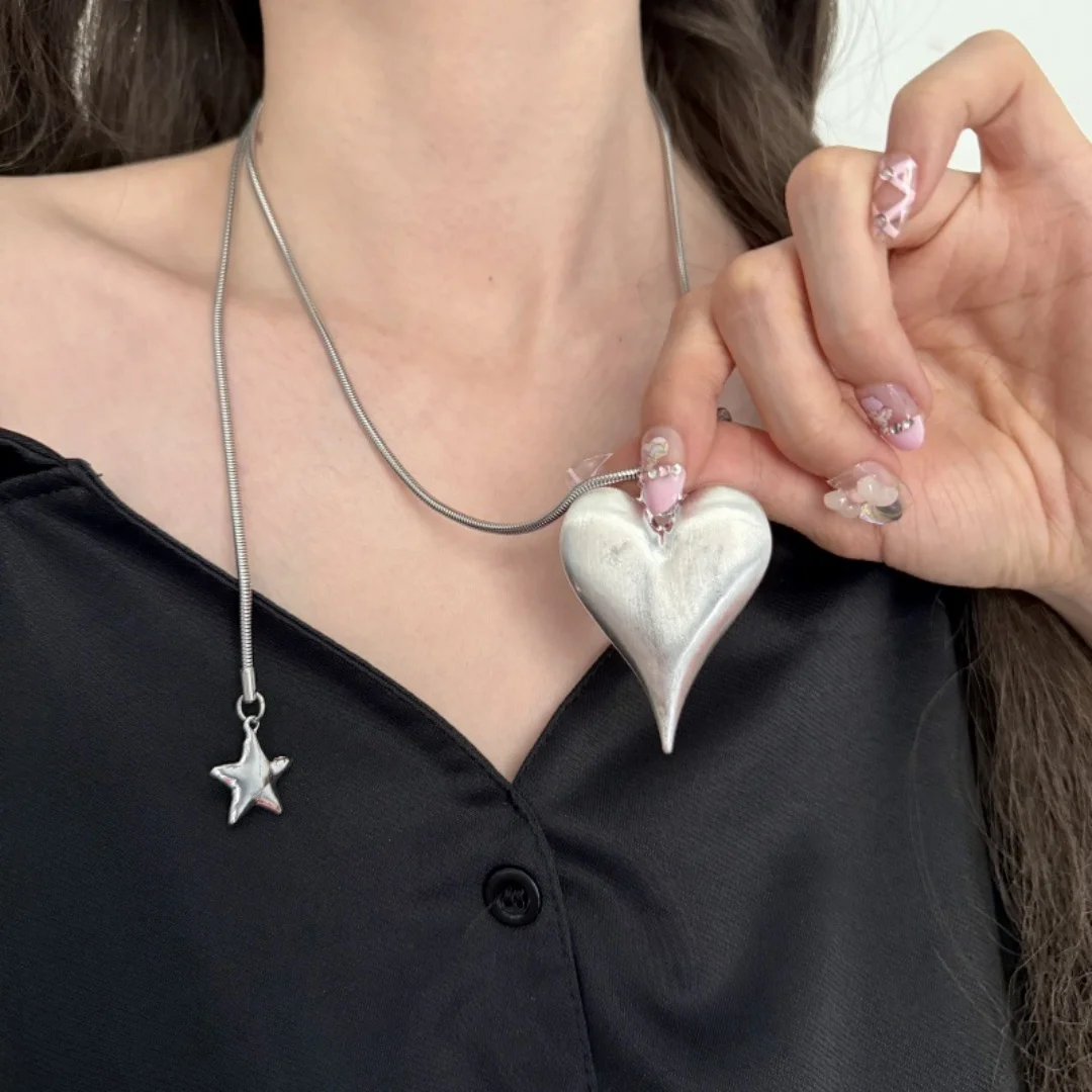 

DUTRIEUX Elegant Exquisite Big Heart Necklace Women's Minimalism Pull Type Modern Clavicle Chain Y2K Style Niche Choker Jewelry