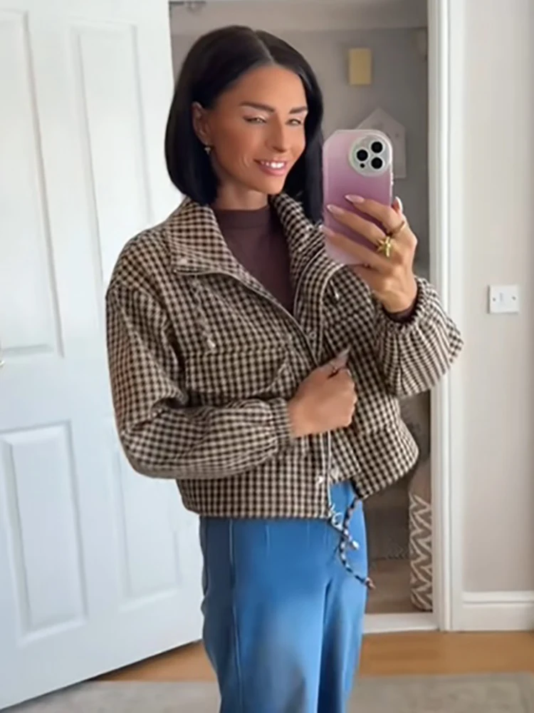 Retro-Karo-Stehkragen-Kurzjacke für Damen, lässig, langärmelig, mit durchgehendem Reißverschluss, Kordelzug, Taschen, lockerer Mantel, für den Alltag im Herbst, Streetwear-Oberbekleidung. – Detail 15