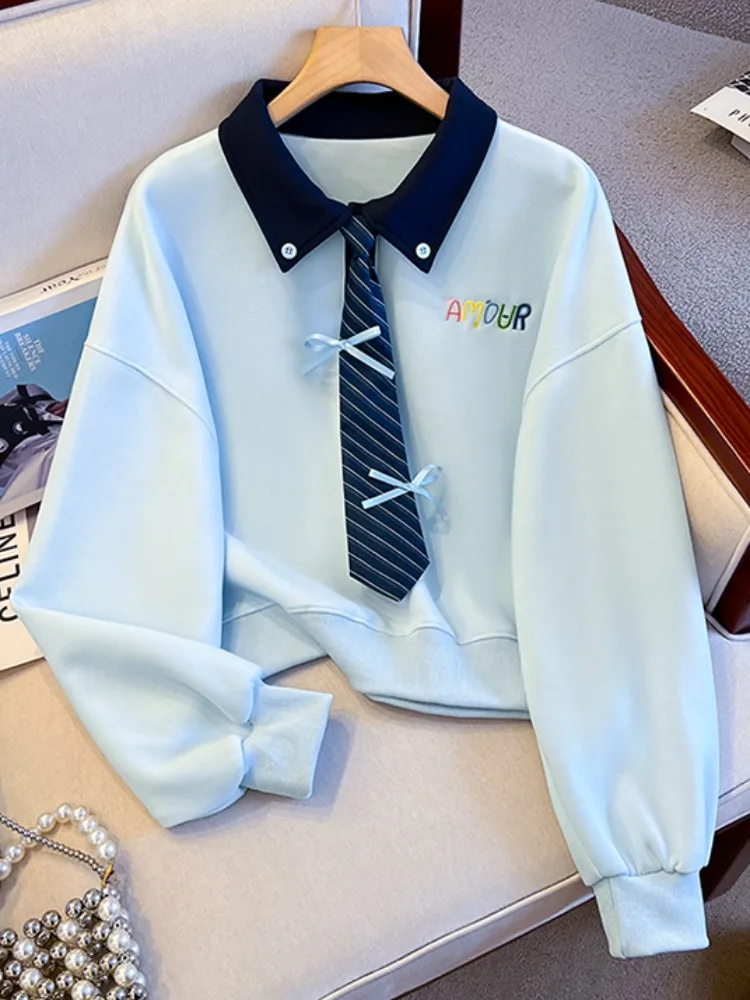 Damska bluza w stylu college, luźny krój, jesienna nowość, oryginalny design, długi rękaw, idealna do dojazdów do pracy.