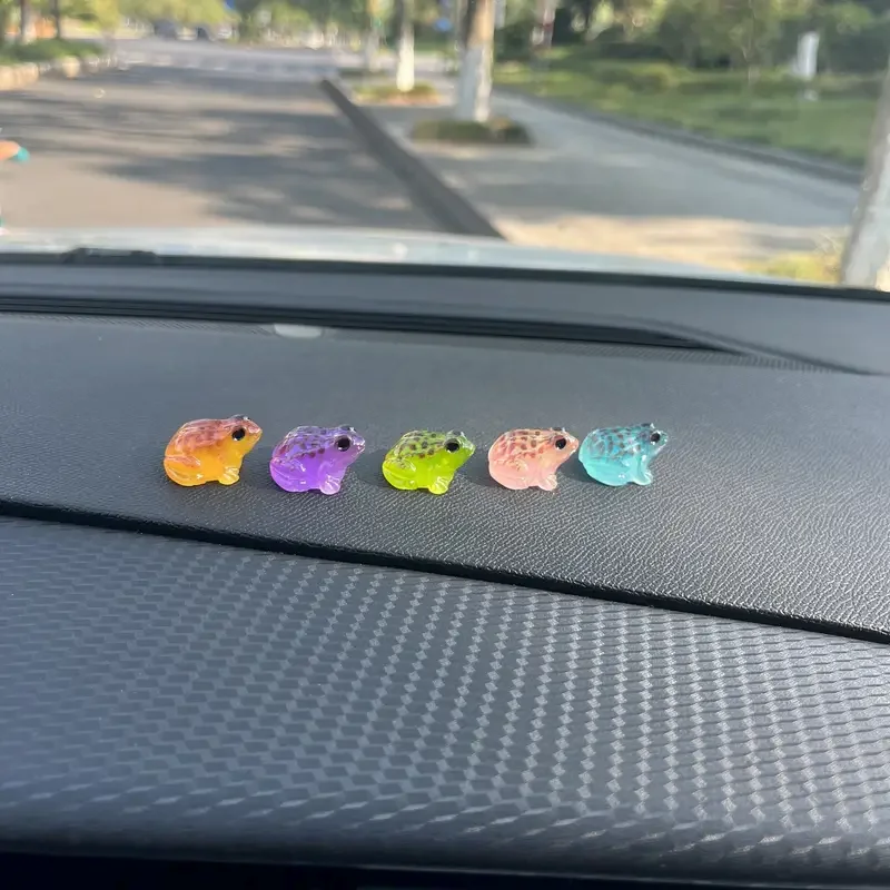 Leuchtende Froschstatuen, bunte Auto- und Gartendekorationen aus Kunstharz, perfekt für Mooslandschaften und Autozubehör, Partygeschenke – Detail 8